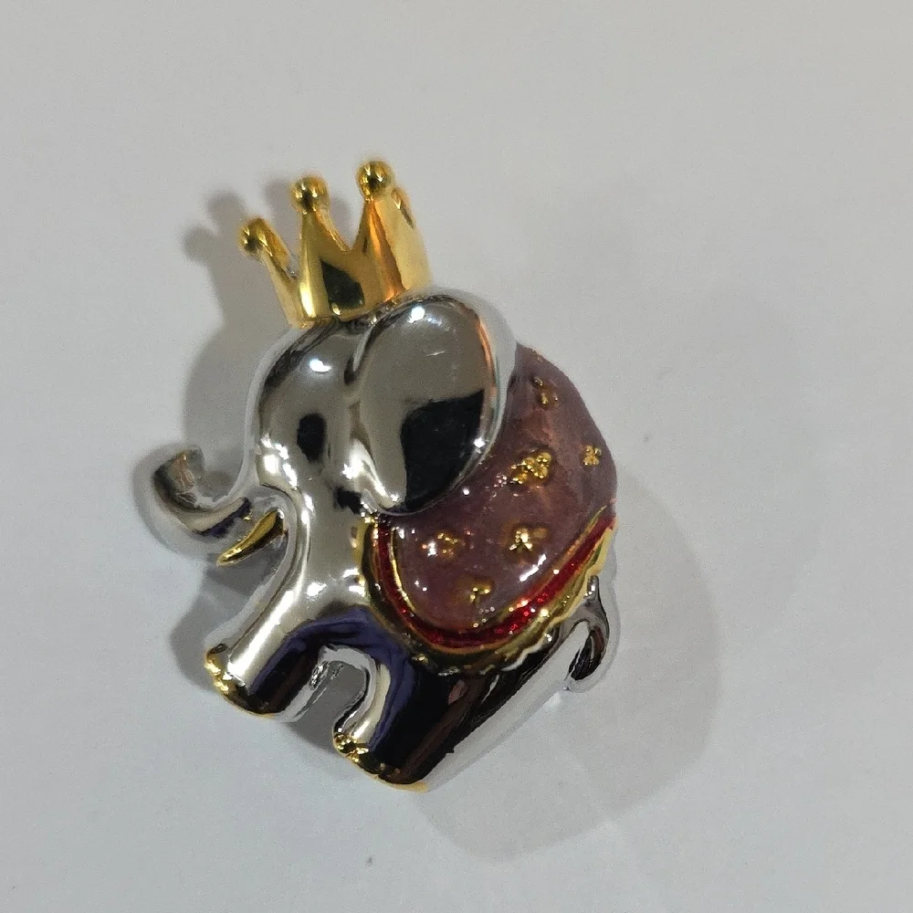 Gold Elephant Brooch with Crown – Regal Animal Pin Jewelry, Gift for Collectors